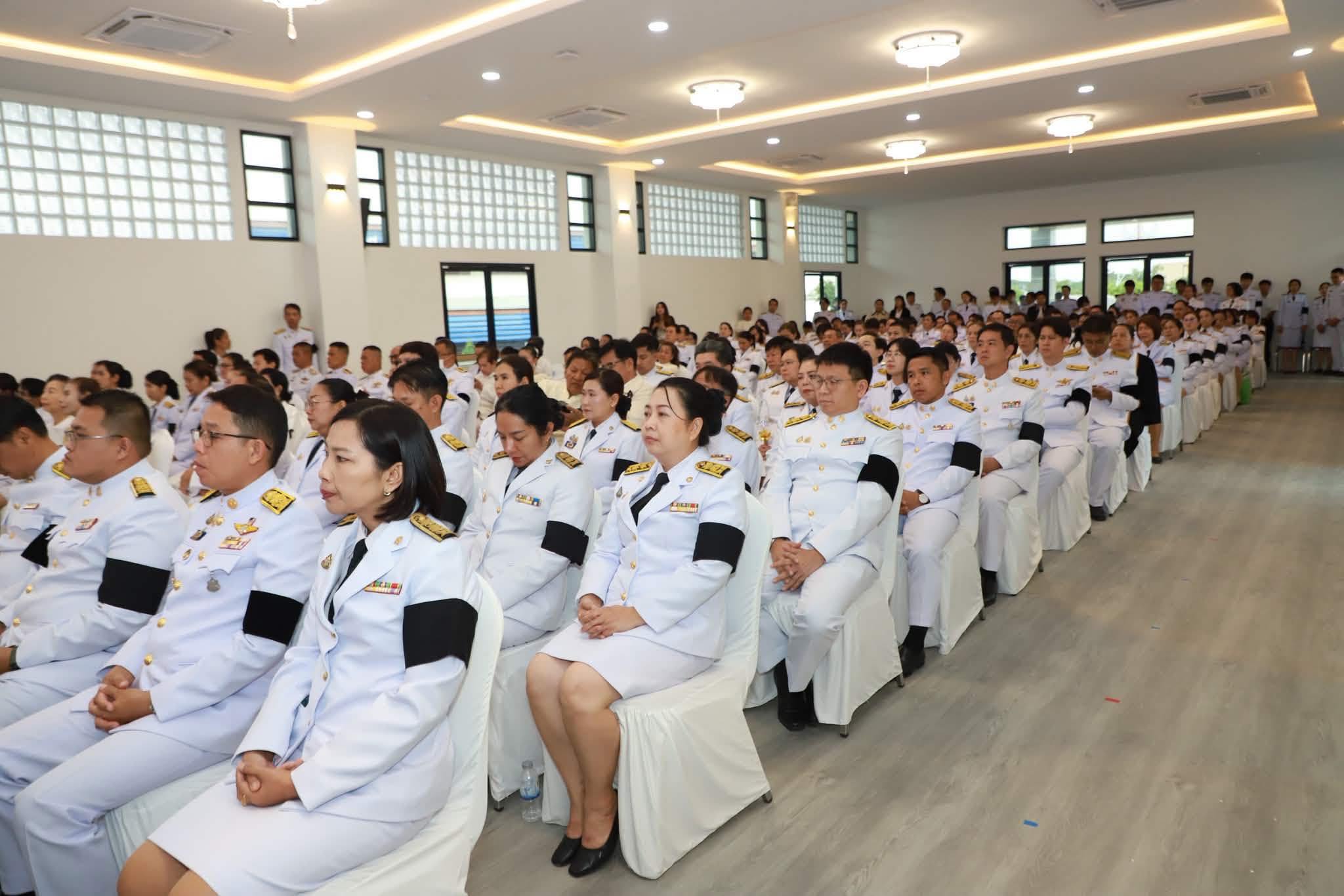 title - พสกนิกรชาวอ่างทอง พร้อมใจจุดเทียนชัยถวายพระพรชัยมงคล เนื่องในโอกาสพระราชพิธีมหามงคลเฉลิมพระชนมพรรษา 4 รอบ สมเด็จพระนางเจ้าสุทิดา พัชรสุธาพิมลลักษณ พระบรมราชินี